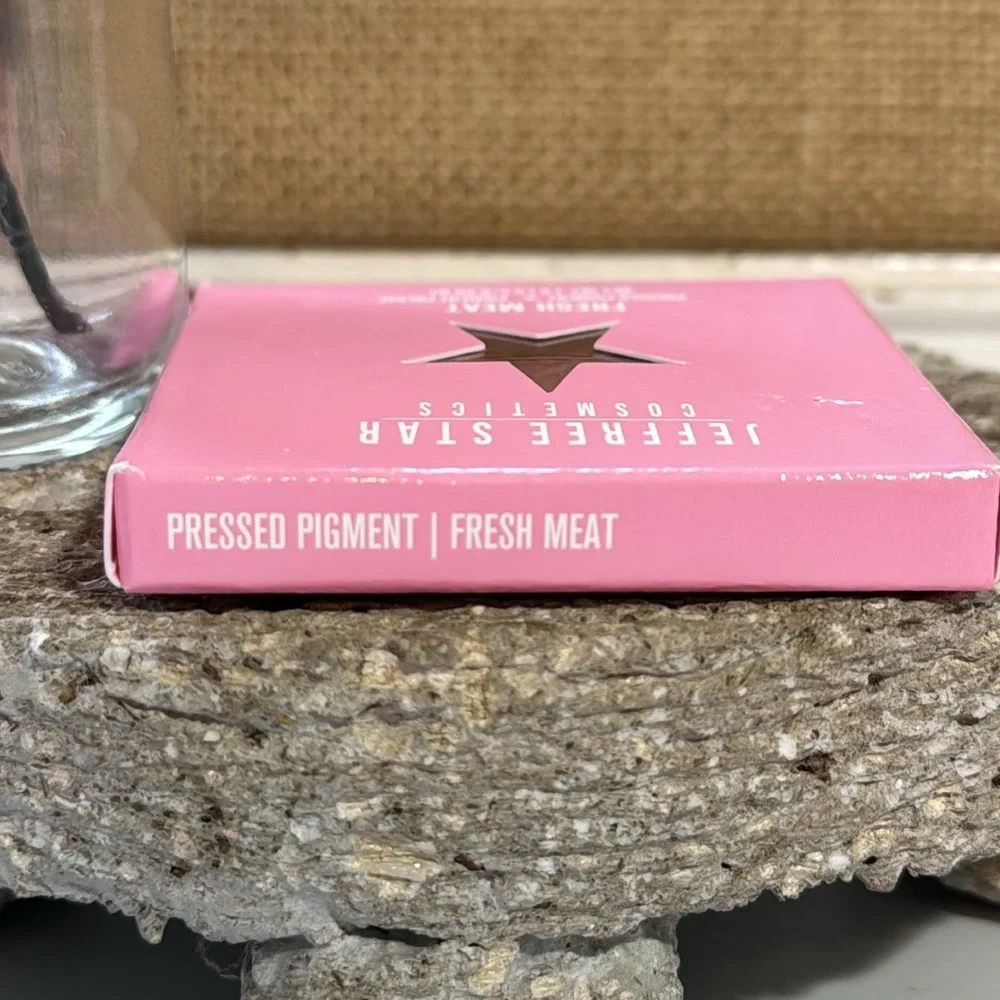 Jeffrey Star Cosmetics Artistry Singles Pressed Pigment Eye Shadow in Fresh Meat